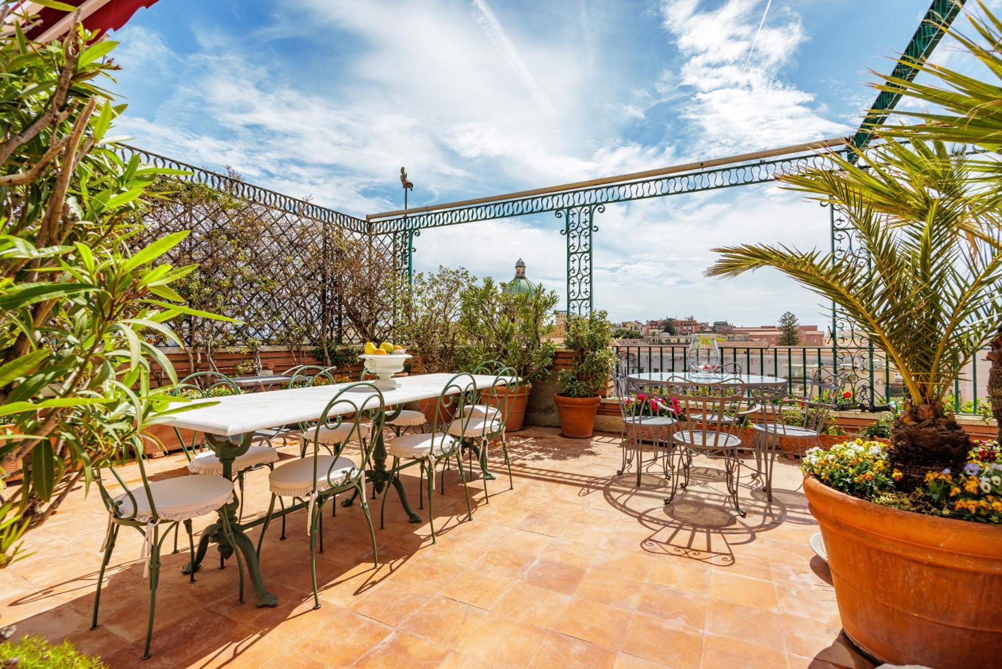 Terrazza Monteroduni 16 Napels
